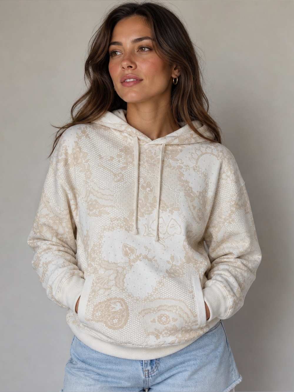 Aerie Cream Heart & Locket Travel Hoodie‎